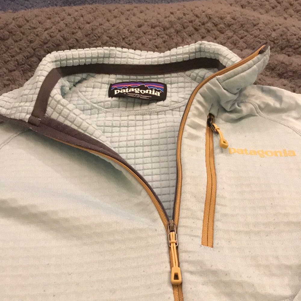 Patagonia pull over - Picture 2 of 2
